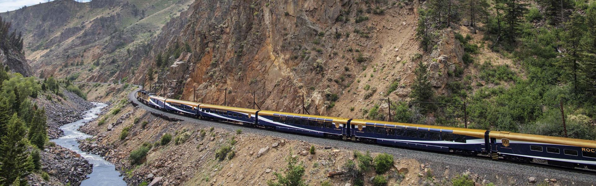 RockyMountaineer RedRocks5
